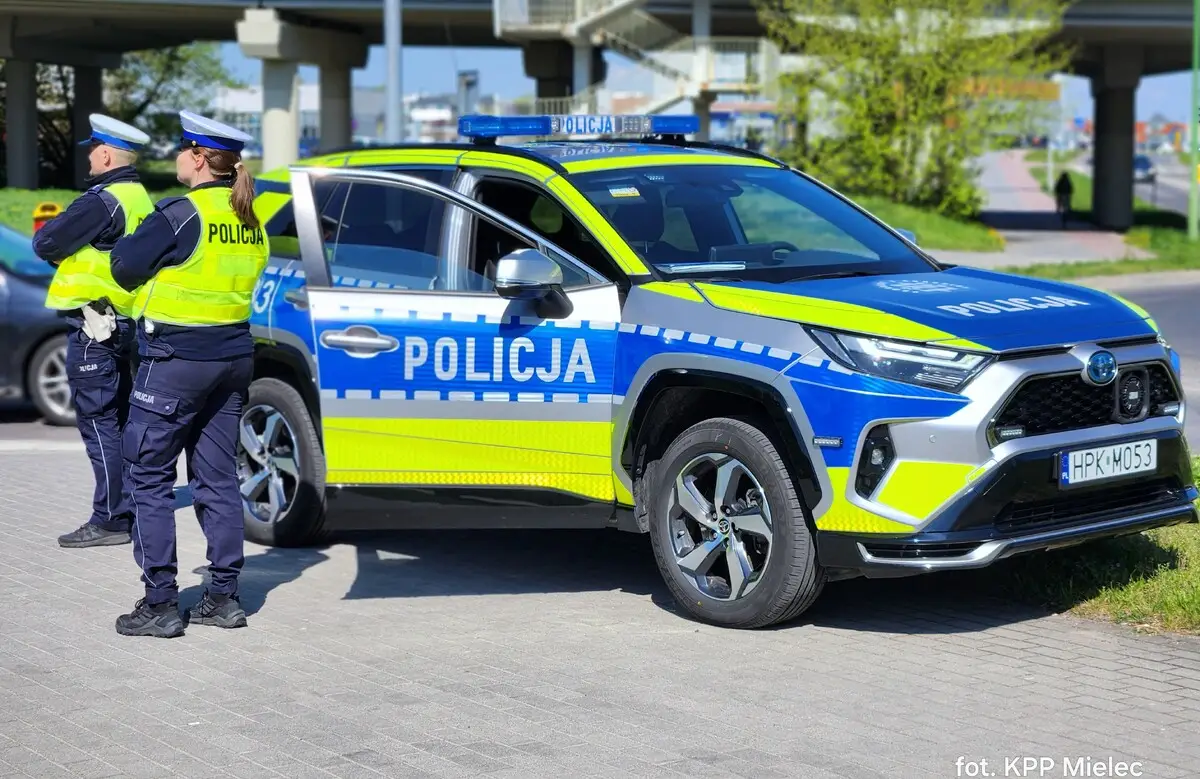 Wypadek z udziałem rowerzystki w Mielcu. Policja apeluje o ostrożność na drogach