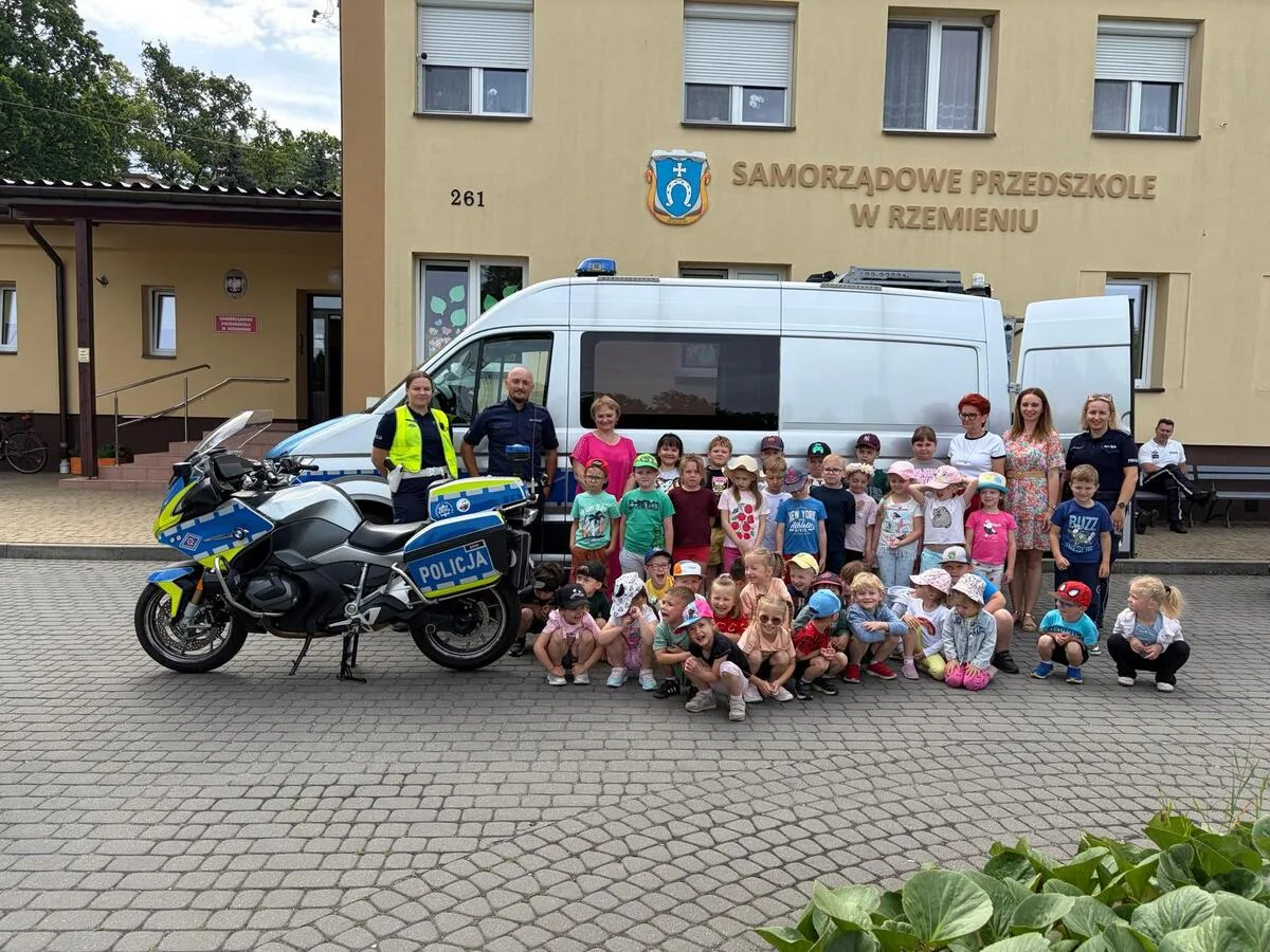Edukacyjne spotkanie o bezpieczeństwie w Samorządowym Przedszkolu w Rzemieniu
