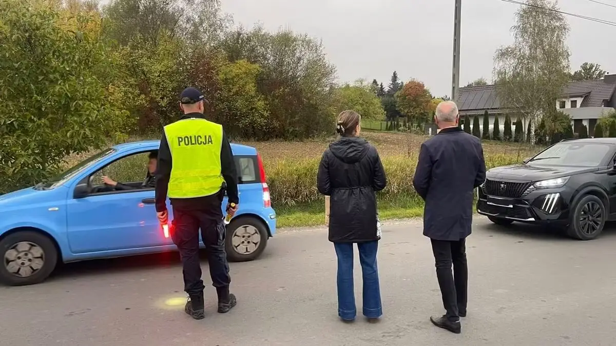 Akcja „Trzeźwy Poranek” w Przecławiu – współpraca policji z Gminną Komisją Rozwiązywania Problemów Alkoholowych