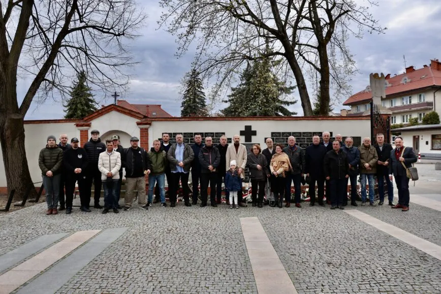 86. rocznica Zbrodni Katyńskiej: Mielec oddaje cześć ofiarom sowieckiego ludobójstwa