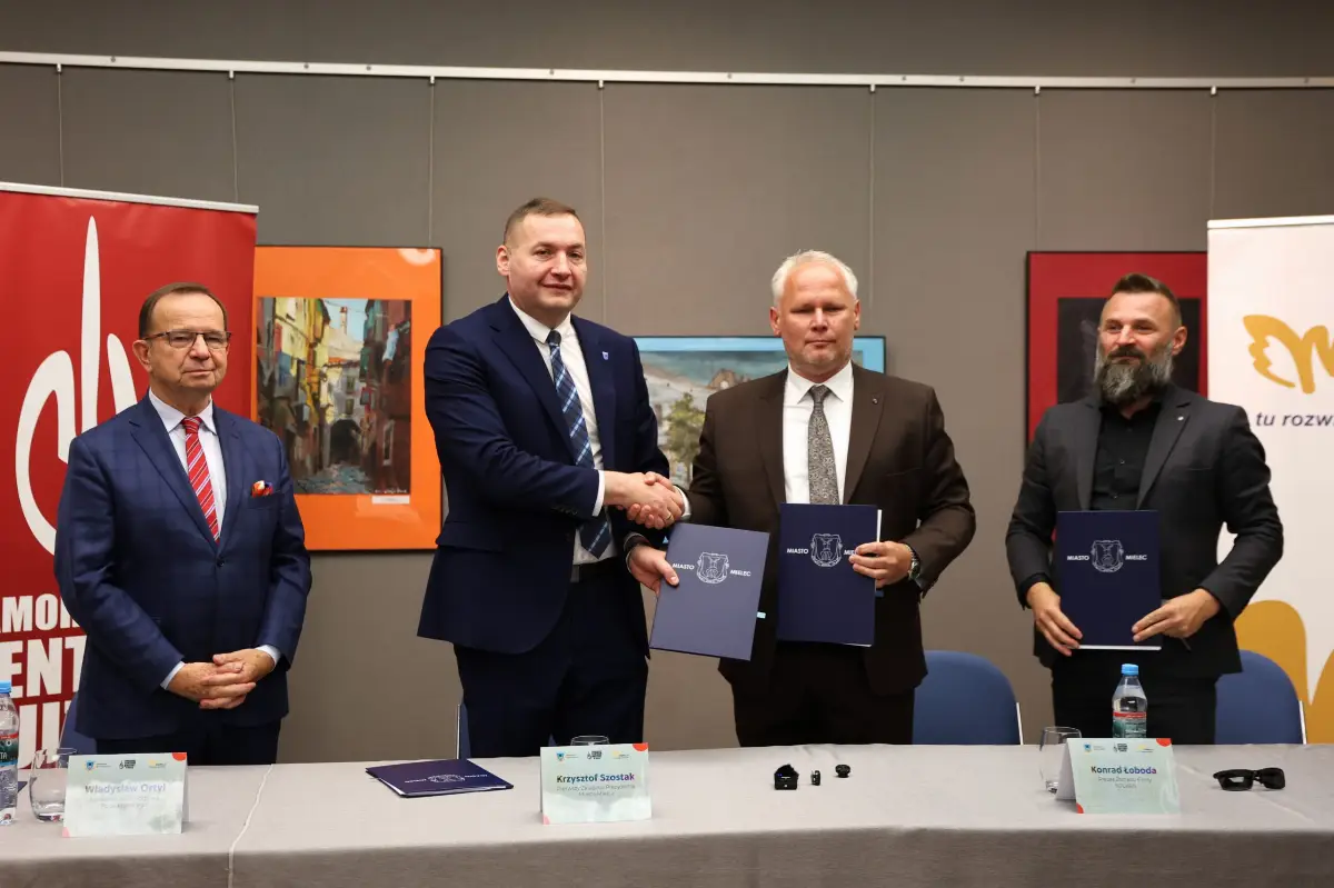 Podpisano umowę na przebudowę Domu Kultury w Mielcu