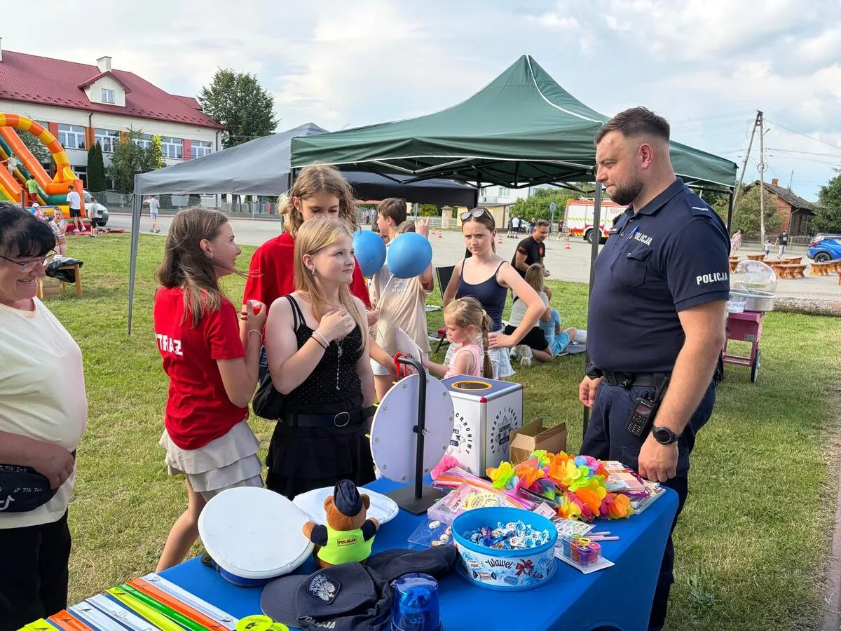 Policja na pikniku parafialnym w Trzcianie: bezpieczeństwo i atrakcje