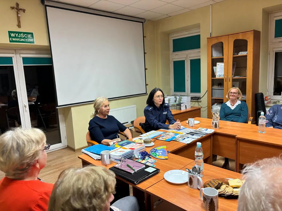 Edukacja seniorów w zakresie bezpieczeństwa w sieci w Mielcu